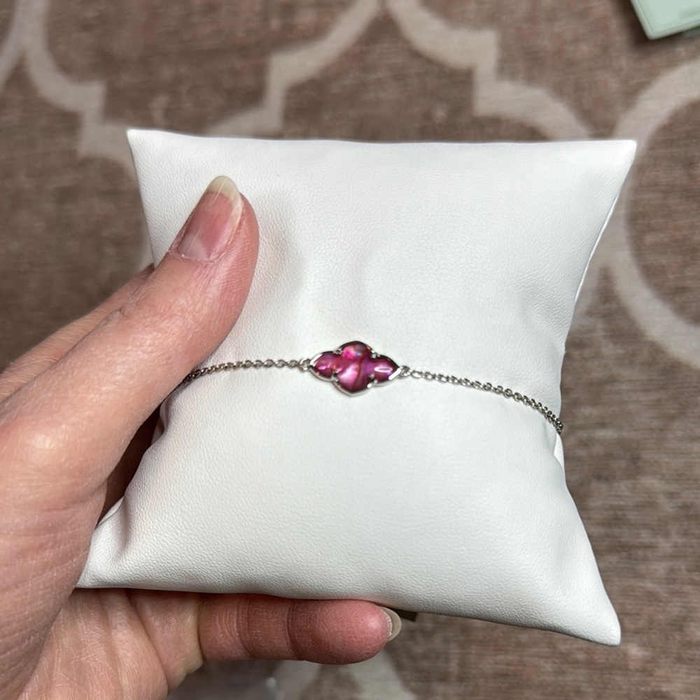 NWT Kendra Scott framed Abbie Bracelet - Picture 2 of 6
